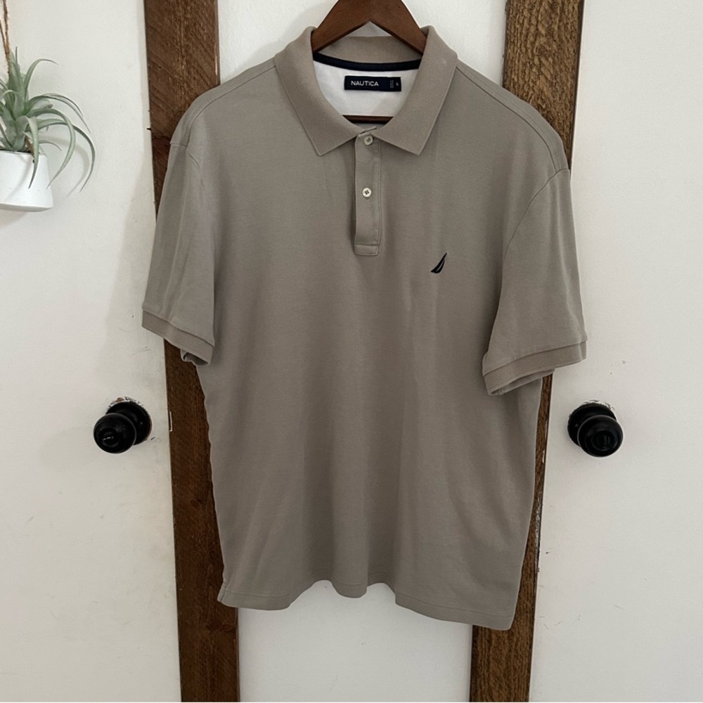 Nautica Gray Polo Shirt with Classic Design